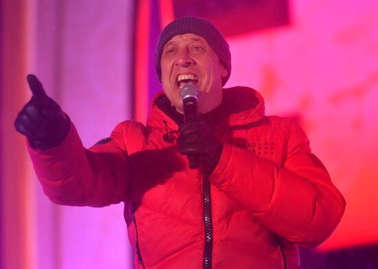 Международная выставка-форум "Россия"
Торжественная церемония запуска "Года семьи" в рамках форума "Родные – Любимые" на выставке "Россия", Главная уличная сцена
Денис Майданов, певец Место: Россия, Москва. Автор: Михаил Воскресенский/РИА Новости. Выставка "Россия". Торжественная церемония запуска "Года семьи" в рамках форума "Родные – Любимые" на выставке "Россия"