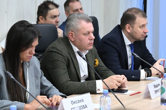 Международная выставка-форум "Россия"
Дальний Восток и Арктика. День региона
Круглый стол "Туризм - новая нефть? Государственная поддержка и туристический ресурс Дальнего Востока и Арктики", павильон №75, слева направо:
Оксана Градова, генеральный директор "Байкальская Резиденция"
Вадим Прасов, вице-президент Федерации рестораторов и отельеров Место: Россия, Москва. Автор: Максим Блинов/РИА Новости. Выставка "Россия". Дальний Восток и Арктика. День региона