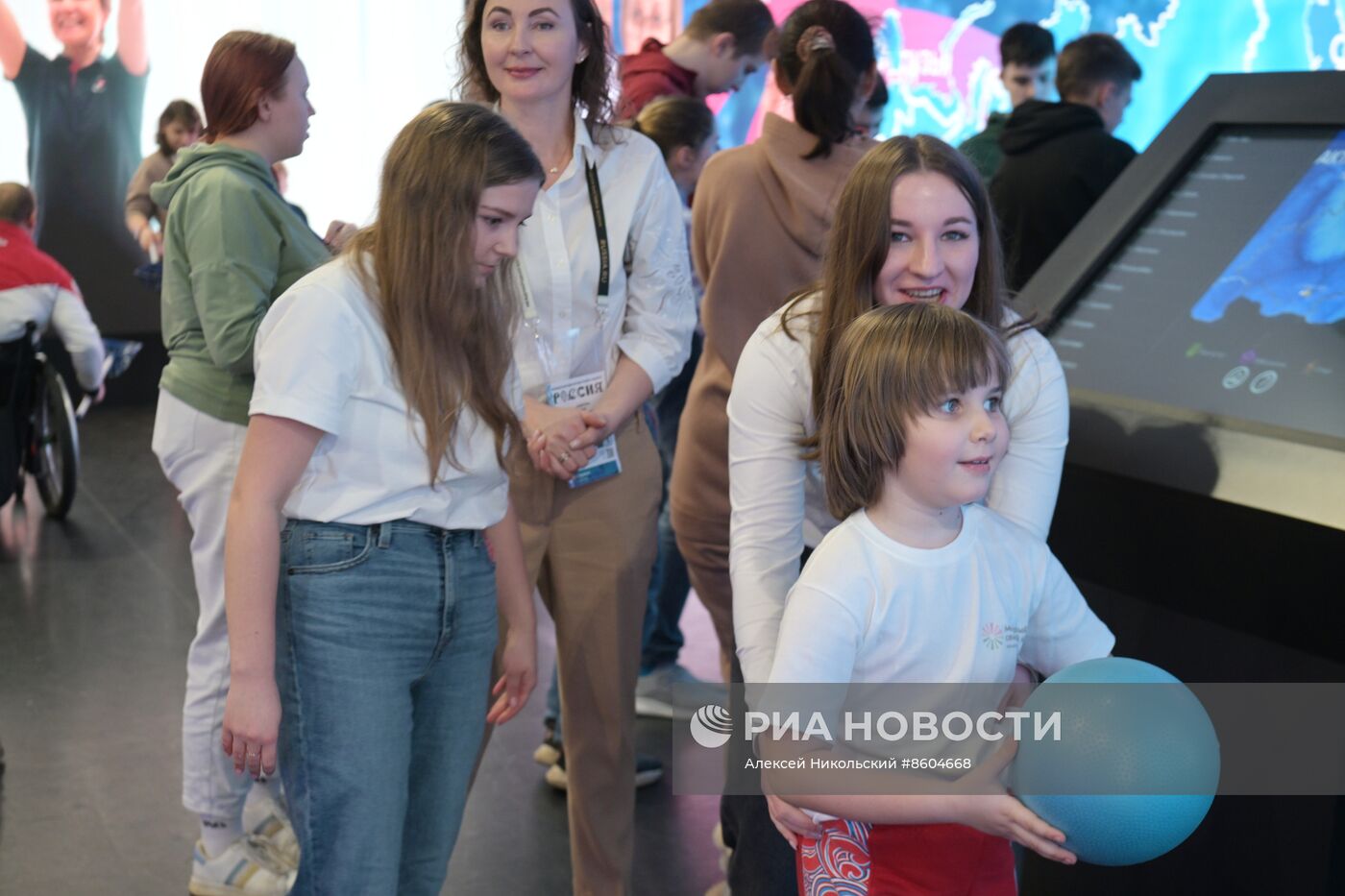 Выставка "Россия". Время семье: спортивные игры для детей с ограниченными возможностями здоровья