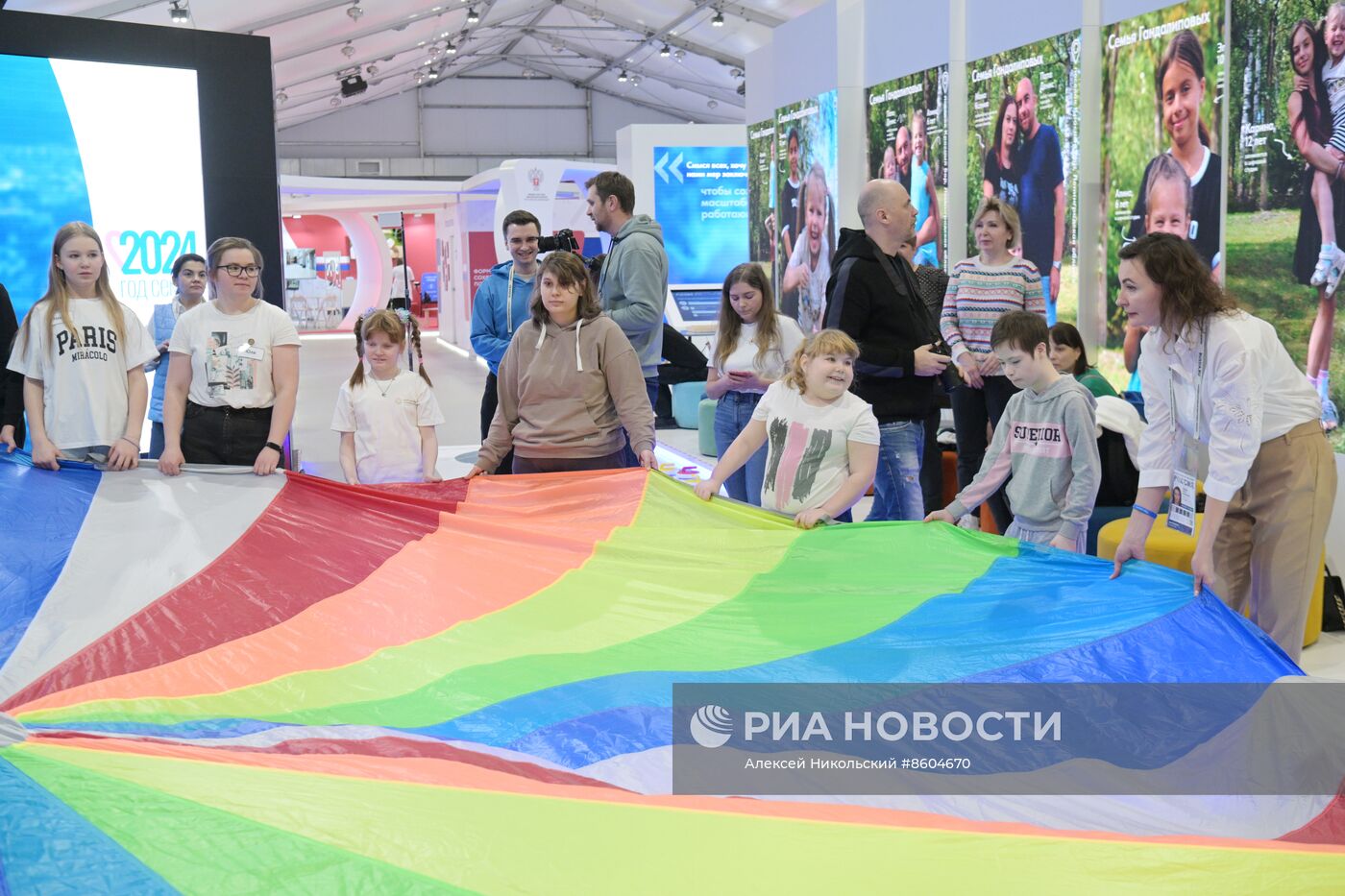 Выставка "Россия". Время семье: спортивные игры для детей с ограниченными возможностями здоровья