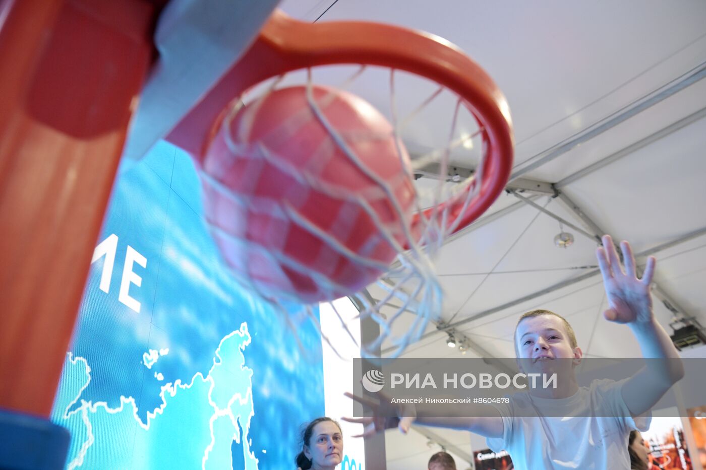 Выставка "Россия". Время семье: спортивные игры для детей с ограниченными возможностями здоровья