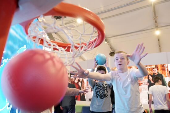 Выставка "Россия". Время  семье: спортивные игры для детей с ограниченными возможностями здоровья