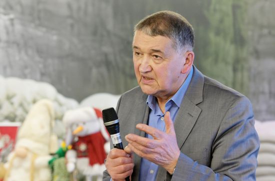 Международная выставка-форум "Россия"
Лекция "Арктический эксперимент хранения продуктов длиною более 120 лет", павильон С "Про запас" (Росрезерв)
Дмитрий Шпаро, почётный полярник, известный советский и российский арктический путешественник и писатель
Место: Россия, Москва. Автор: Алексей Никольский/РИА Новости. Выставка "Россия". Лекция "Арктический эксперимент хранения продуктов длиною более 120 лет"