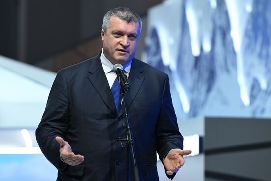 Международная выставка-форум "Россия"
Дальний Восток и Арктика. День региона
Церемония награждения за вклад в развитие Дальнего Востока и Арктики, павильон №75
Павел Волков, статс-секретарь – заместитель министра Российской Федерации по развитию Дальнего Востока и Арктики Место: Россия, Москва. Автор: Максим Блинов/РИА Новости. Выставка "Россия". Дальний Восток и Арктика. День региона