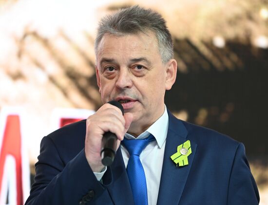 Международная выставка-форум "Россия"
Открытие героической недели на стенде Санкт-Петербурга, павильон №75 (зал В, стенд Санкт-Петербурга)
Олег Черняга, Генеральный директор Исторического парка "Россия - Моя история"
Место: Россия, Москва. Автор: Кристина Кормилицына/РИА Новости. Выставка "Россия". Открытие героической недели на стенде Санкт-Петербурга