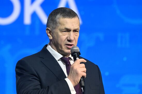 Международная выставка-форум "Россия"
Дальний Восток и Арктика. День региона
Торжественная церемония открытия Дня Дальнего Востока и Арктики, павильон №75
Юрий Трутнев, заместитель председателя правительства РФ - полномочный представитель президента РФ в Дальневосточном федеральном округе Место: Россия, Москва. Автор: Максим Блинов/РИА Новости. Выставка "Россия". Дальний Восток и Арктика. День региона