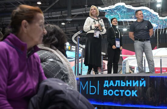 Международная выставка-форум "Россия"
Презентация Амурской области. "Туризм по-амурски: от динозавров к космосу. Тренды 2024 года", павильон №75
Место: Россия, Москва. Автор: Владимир Астапкович/РИА Новости. Выставка "Россия". Презентации регионов