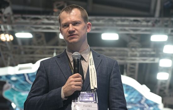 Международная выставка-форум "Россия"
Презентация Камчатского края, павильон №75
Владимир Русанов, министр туризма Камчатского края
Место: Россия, Москва. Автор: Владимир Астапкович/РИА Новости. Выставка "Россия". Презентации регионов