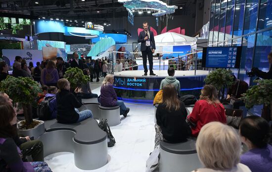 Международная выставка-форум "Россия"
Презентация Камчатского края, павильон №75
Владимир Русанов, министр туризма Камчатского края
Место: Россия, Москва. Автор: Владимир Астапкович/РИА Новости. Выставка "Россия". Презентации регионов