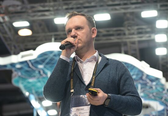 Международная выставка-форум "Россия"
Презентация Архангельской области, павильон №75
Сергей Мишин, руководитель АО "Центр развития туризма и культуры Архангельской области"
Место: Россия, Москва. Автор: Владимир Астапкович/РИА Новости. Выставка "Россия". Презентации регионов