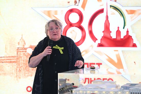 Международная выставка-форум "Россия"
Открытие героической недели на стенде Санкт-Петербурга, павильон №75 (зал В, стенд Санкт-Петербурга)
Лекция "Неизвестная блокада" в рамках проекта "80 фактов о блокаде"
Место: Россия, Москва. Автор: Кристина Кормилицына/РИА Новости. Выставка "Россия". Открытие героической недели на стенде Санкт-Петербурга