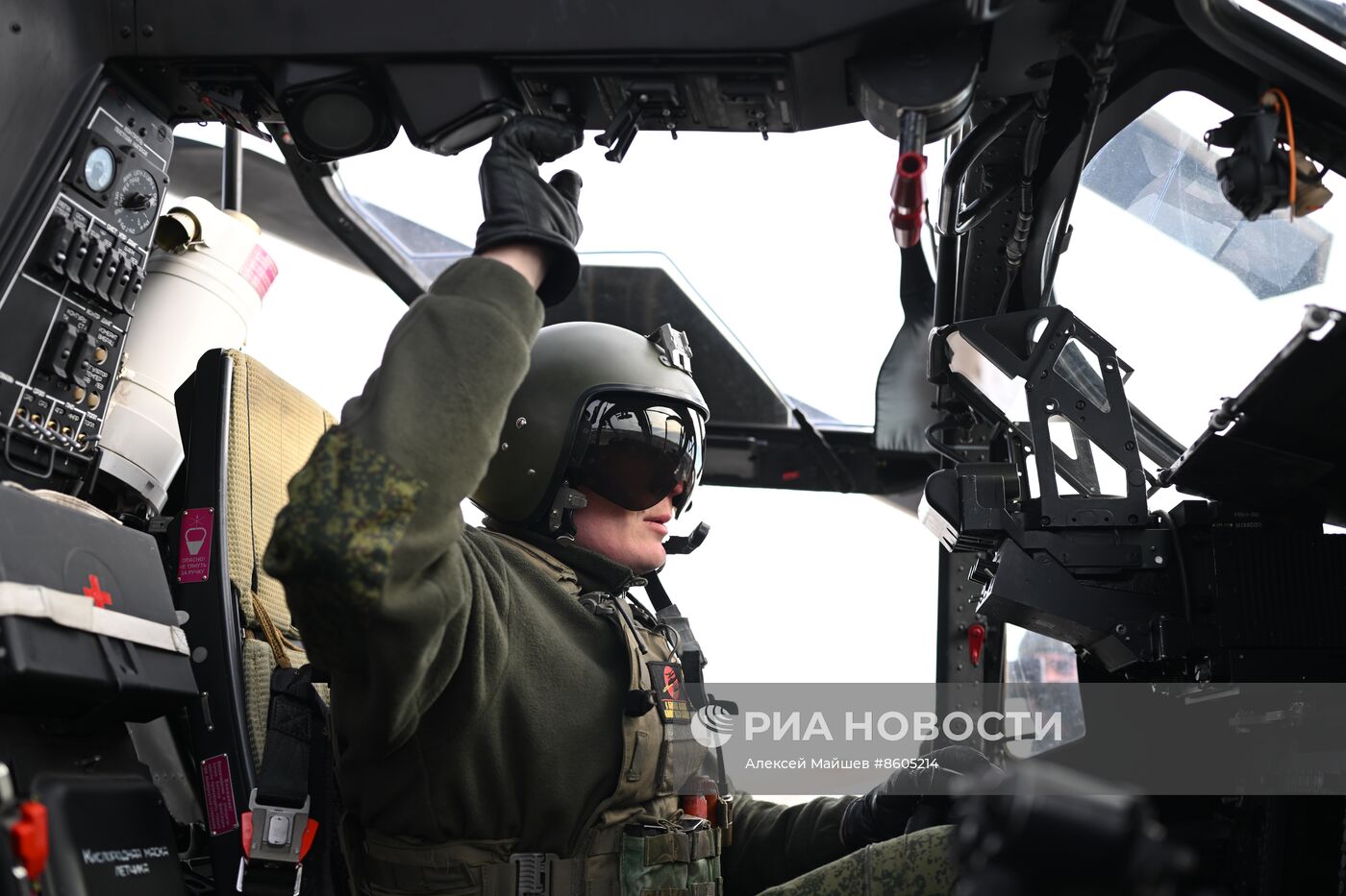 Работа разведывательно-ударных вертолетов Ка-52 в зоне СВО