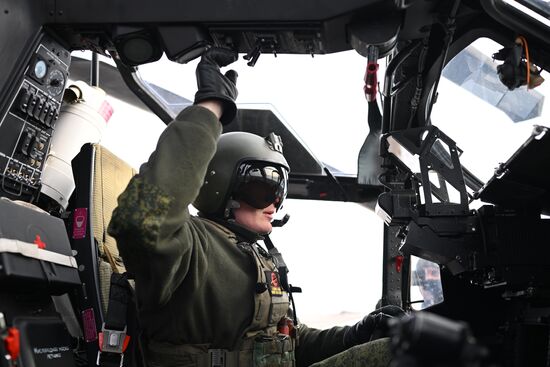 Работа разведывательно-ударных вертолетов Ка-52 в зоне СВО