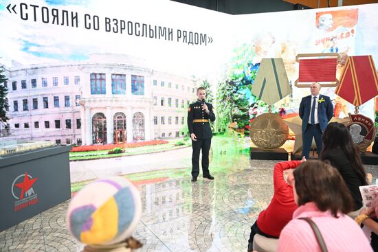 Выставка "Россия". Открытие героической недели на стенде Санкт-Петербурга