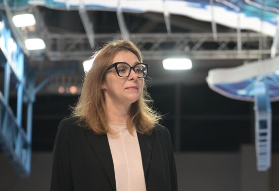 Международная выставка-форум "Россия"
Презентация Туристического потенциала Чукотского автономного округа, павильон №75
Юлия Бойкова, помощник губернатора Чукотского автономного округа
Место: Россия, Москва. Автор: Владимир Астапкович/РИА Новости. Выставка "Россия". Презентации регионов