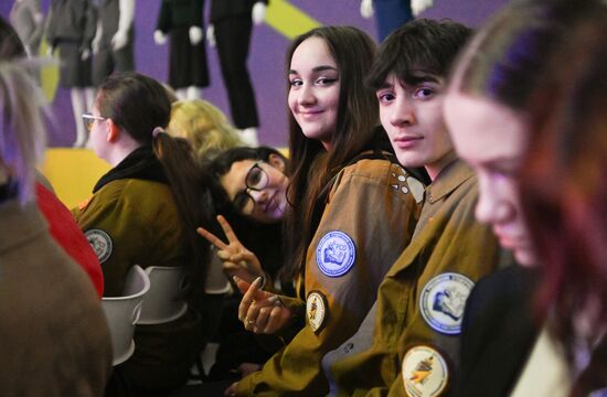 Выставка "Россия". Презентация формы на Всемирный фестиваль молодежи