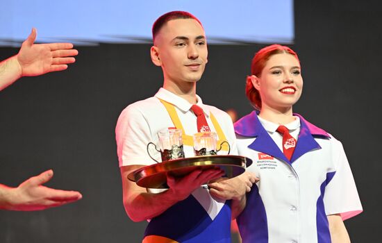 Выставка "Россия". Презентация формы на Всемирный фестиваль молодежи