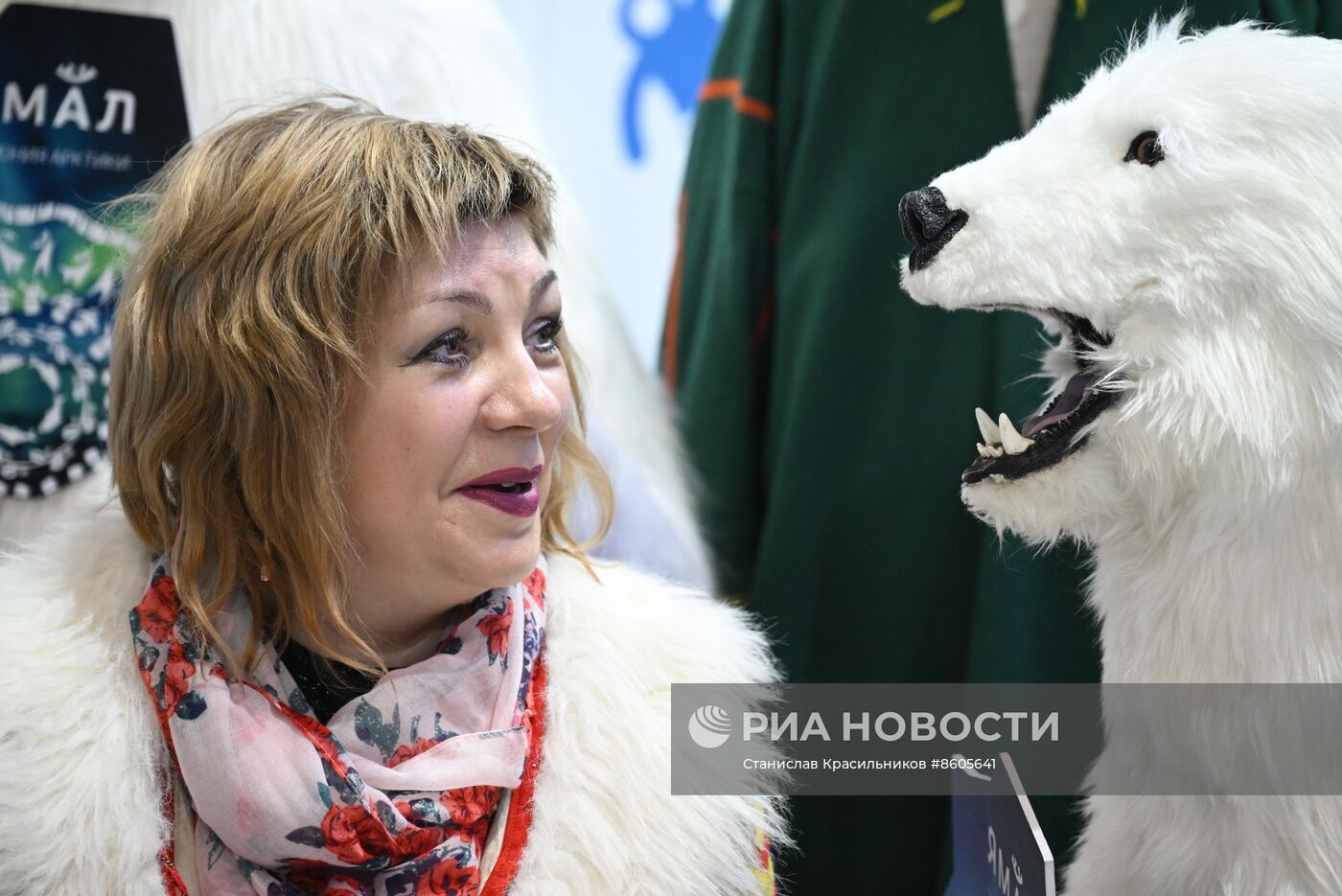 Работа выставки "Россия"