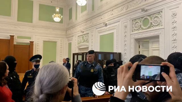 Трепову уводят после оглашения приговора