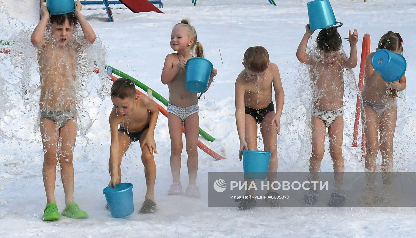 Зимнее закаливание детей в детском саду Красноярска