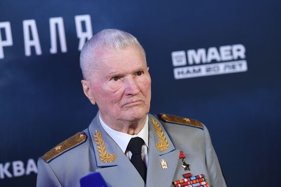 Выставка "Россия". Всероссийская премьера художественного фильма "Командир"