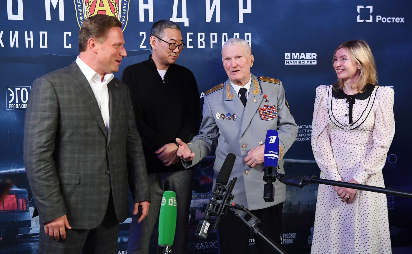 Выставка "Россия". Всероссийская премьера художественного фильма "Командир"