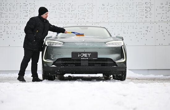 Международная выставка-форум "Россия"
Презентация экологичных автомобилей завода Evolute
Место: Россия, Москва. Автор: Кирилл Зыков/РИА Новости. Выставка "Россия". Презентация экологичных автомобилей завода Evolute