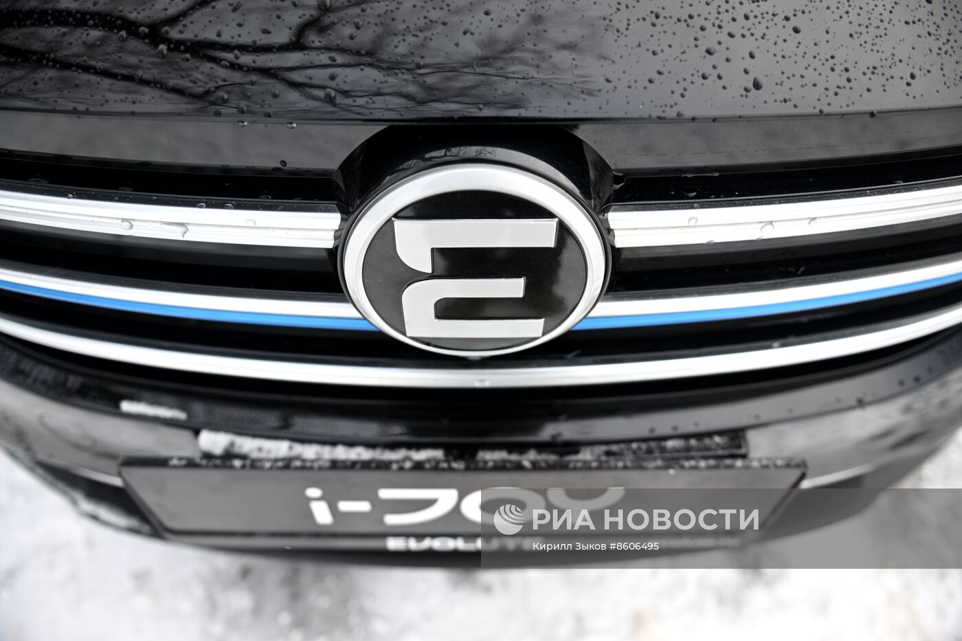 Выставка "Россия". Презентация экологичных автомобилей завода Evolute