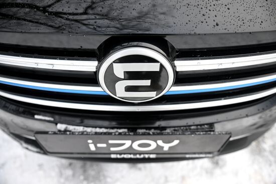 Международная выставка-форум "Россия"
Презентация экологичных автомобилей завода Evolute
Место: Россия, Москва. Автор: Кирилл Зыков/РИА Новости. Выставка "Россия". Презентация экологичных автомобилей завода Evolute