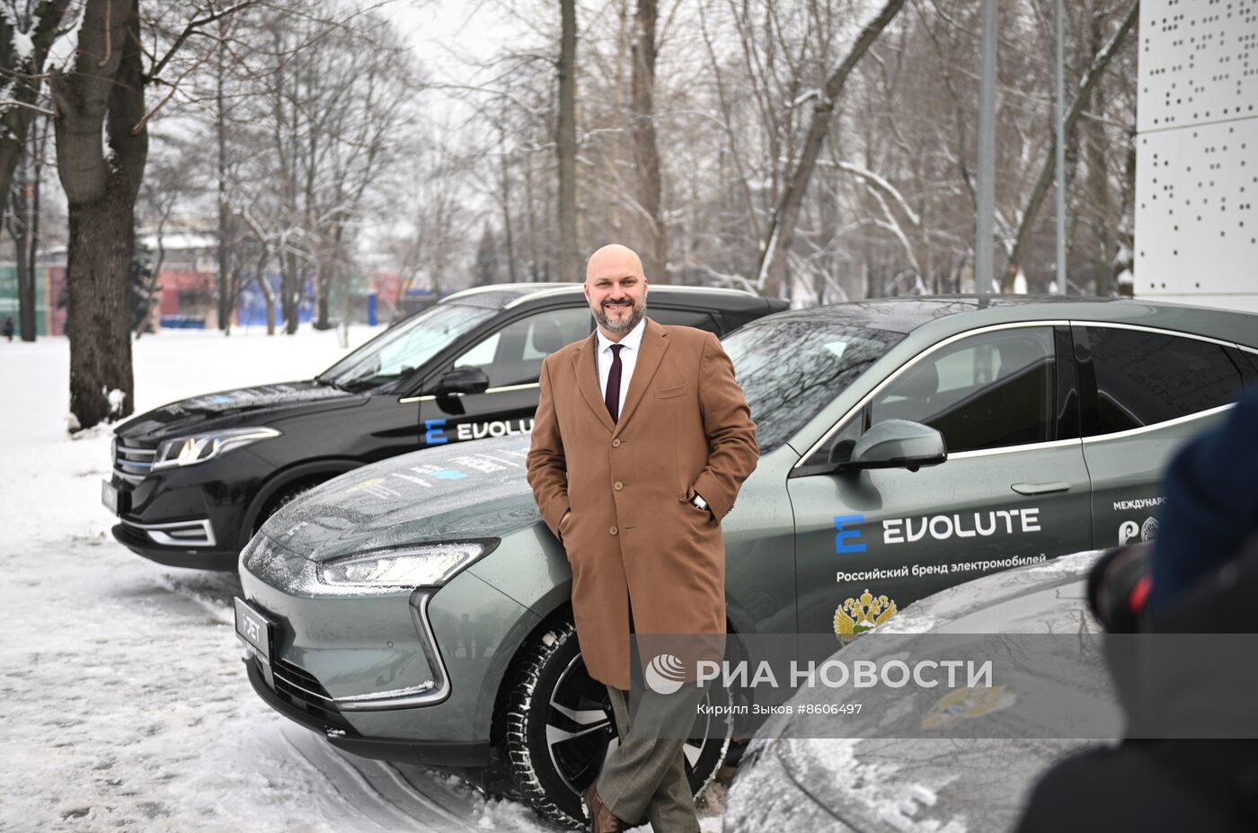 Выставка "Россия". Презентация экологичных автомобилей завода Evolute