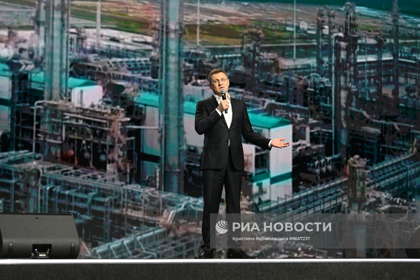 Выставка "Россия". Пленарная сессия "ТЭК России: новые возможности для развития"