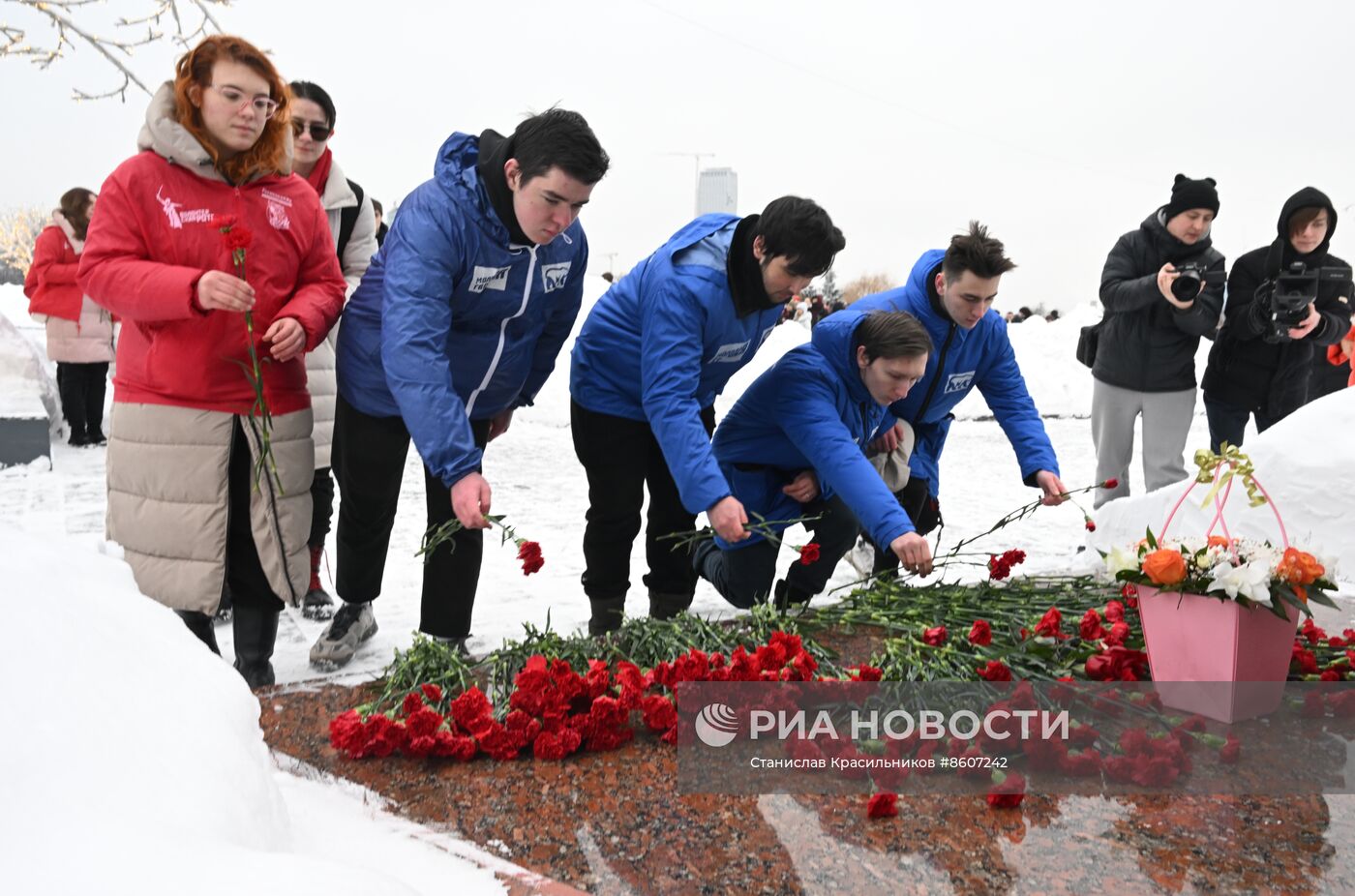 Памятные акции в городах России по случаю годовщины освобождения Ленинграда от фашистской блокады