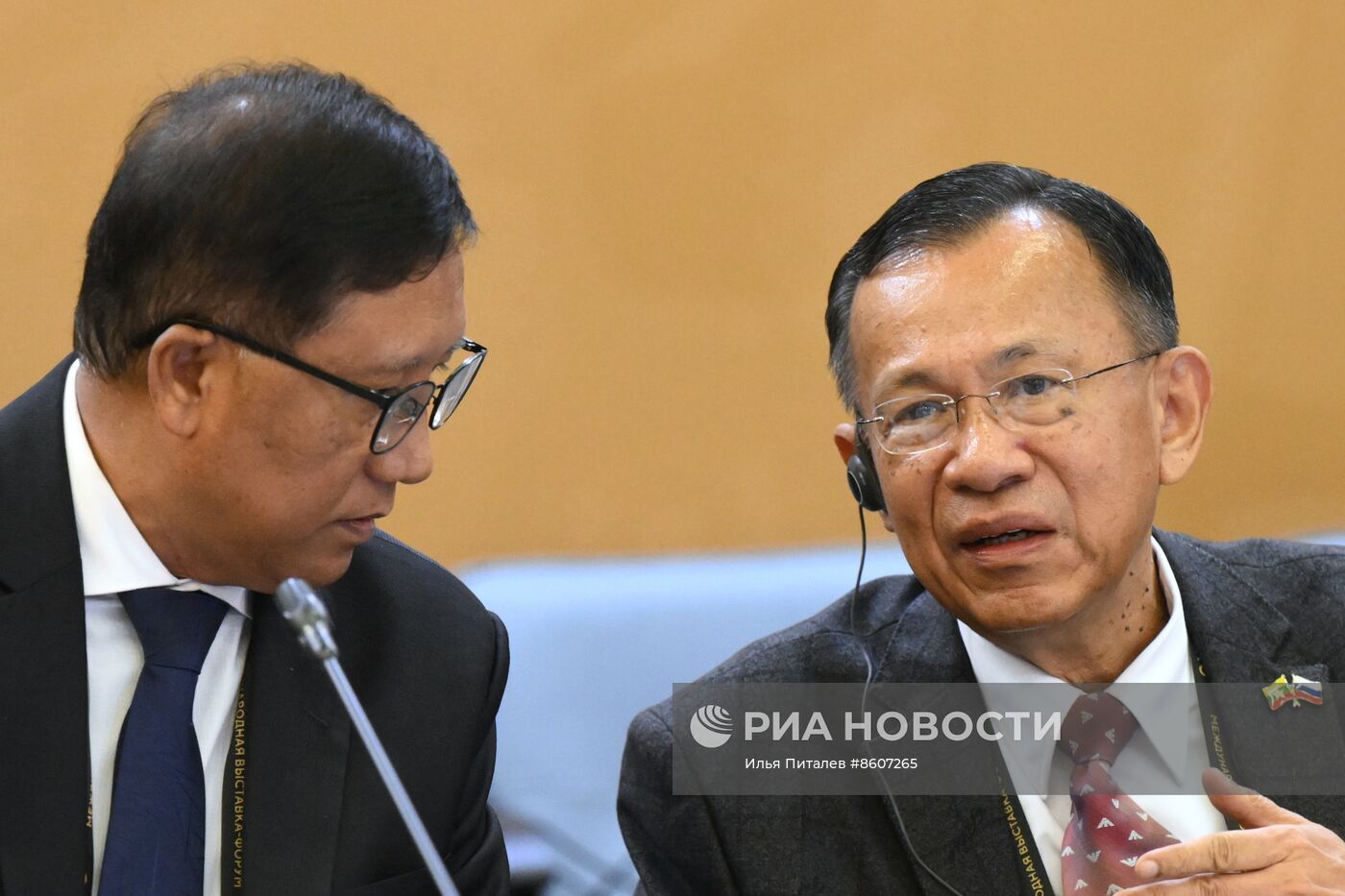 Выставка "Россия". IV заседание Межправительственной Российско-Мьянманской комиссии по торгово-экономическому сотрудничеству