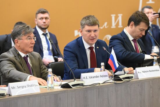 Выставка "Россия". IV заседание Межправительственной Российско-Мьянманской комиссии по торгово-экономическому сотрудничеству