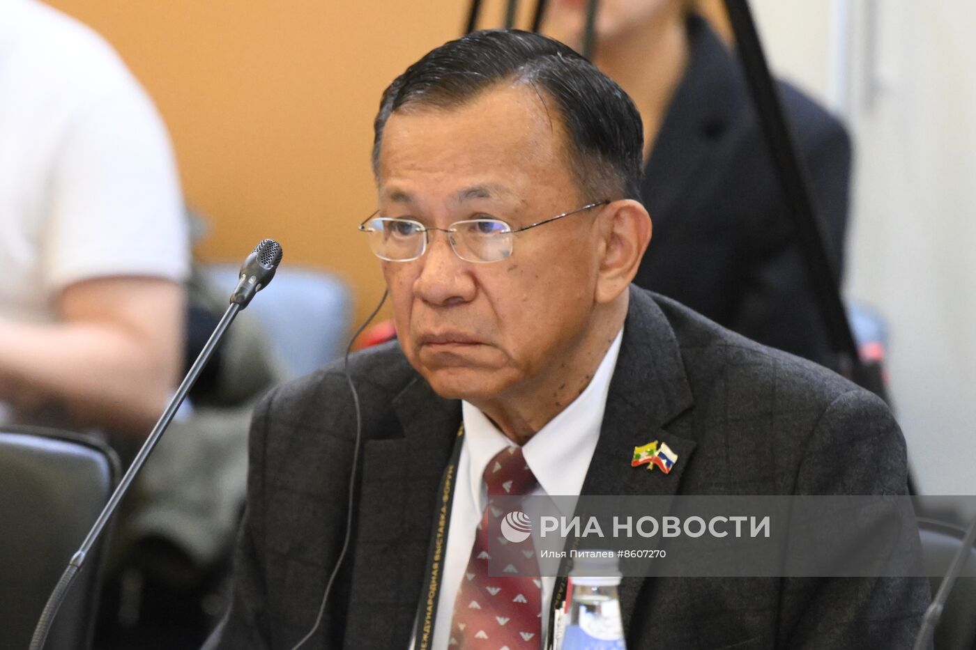 Выставка "Россия". IV заседание Межправительственной Российско-Мьянманской комиссии по торгово-экономическому сотрудничеству