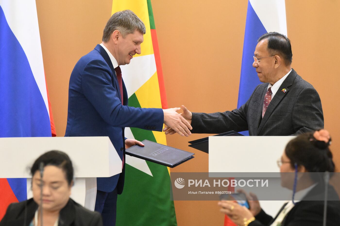 Выставка "Россия". IV заседание Межправительственной Российско-Мьянманской комиссии по торгово-экономическому сотрудничеству