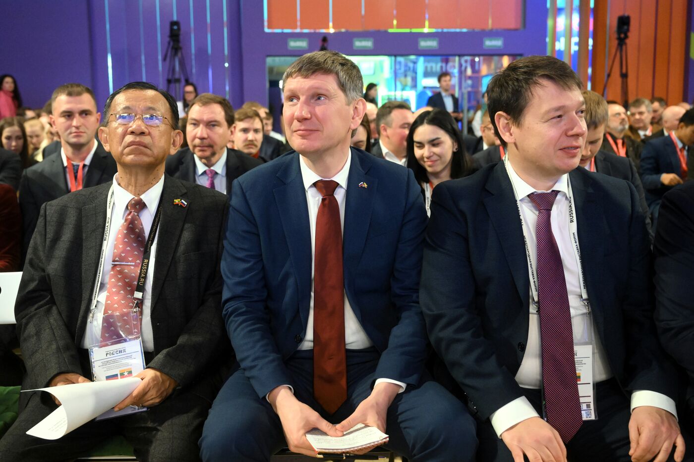 Выставка "Россия". Российско-Мьянманский бизнес-форум