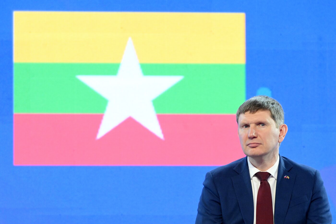 Выставка "Россия". Российско-Мьянманский бизнес-форум