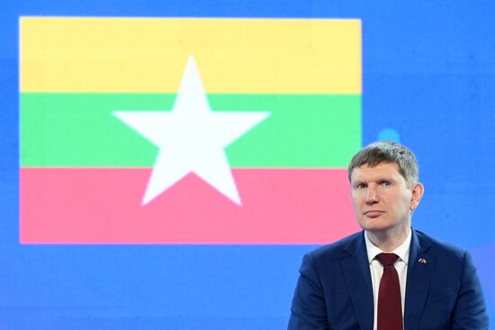 Выставка "Россия". Российско-Мьянманский бизнес-форум