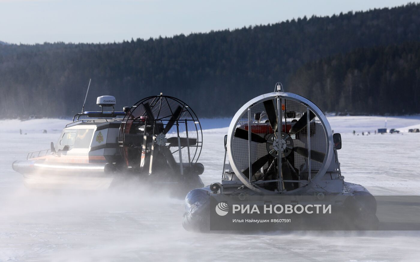 Рейд сотрудников МЧС по местам рыбной ловли в Красноярском крае