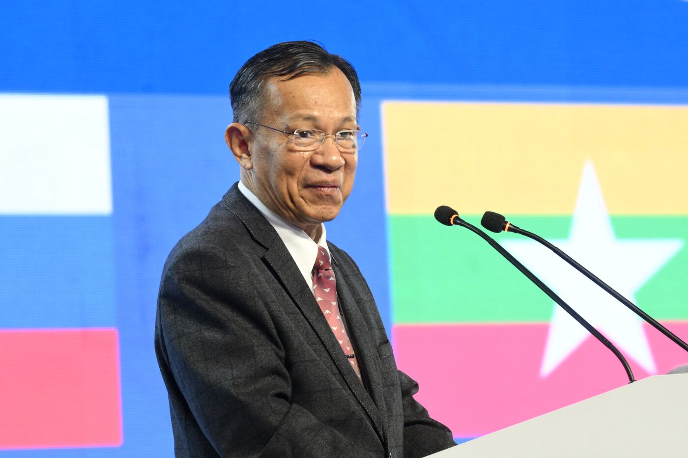 Выставка "Россия". Российско-Мьянманский бизнес-форум