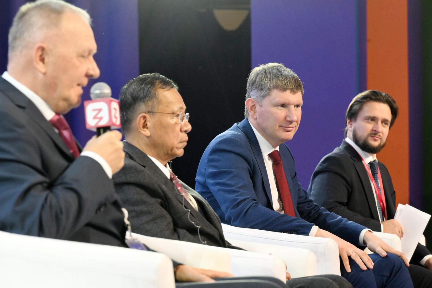 Выставка "Россия". Российско-Мьянманский бизнес-форум