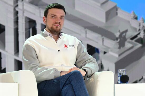 Выставка "Россия". Панельная дискуссия на тему развития и популяризации донорства крови и ее компонентов, костного мозга в молодежной среде и донорская акция 