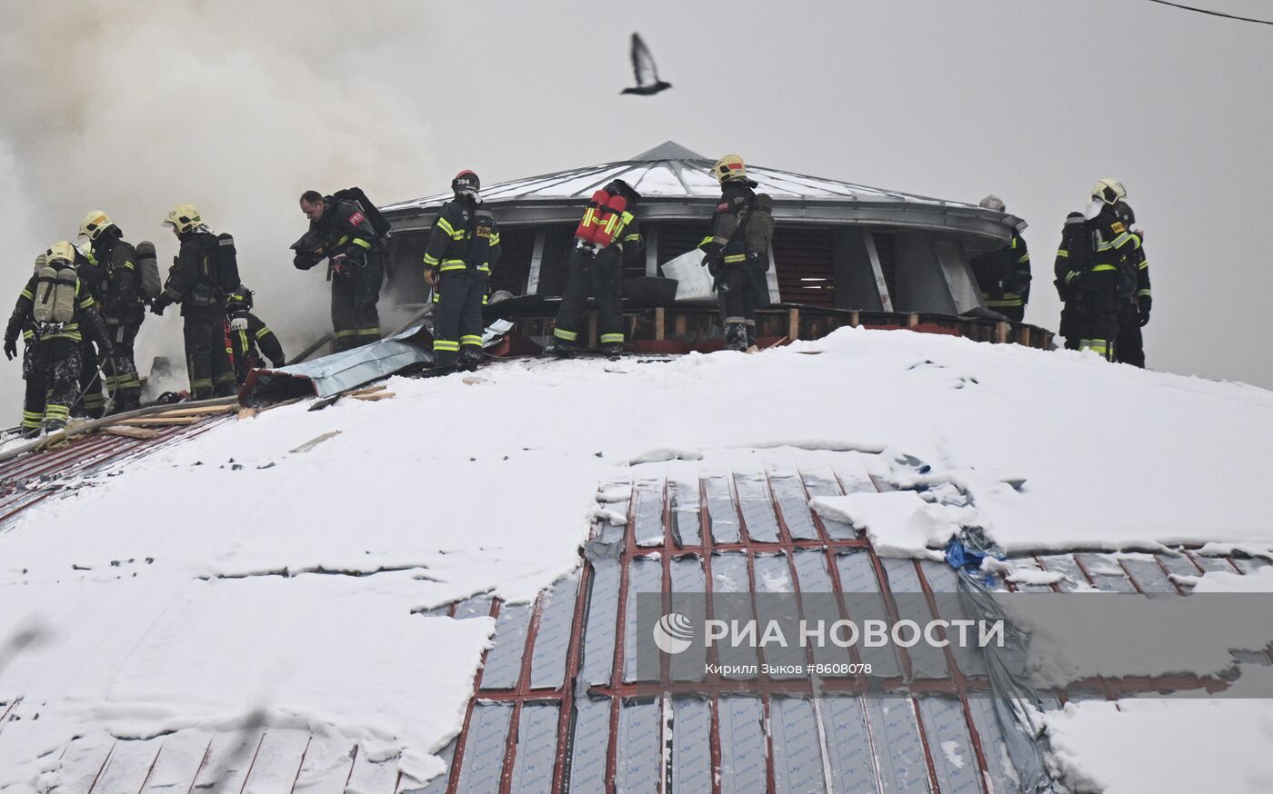 Пожар в здании Театра Сатиры в центре Москвы