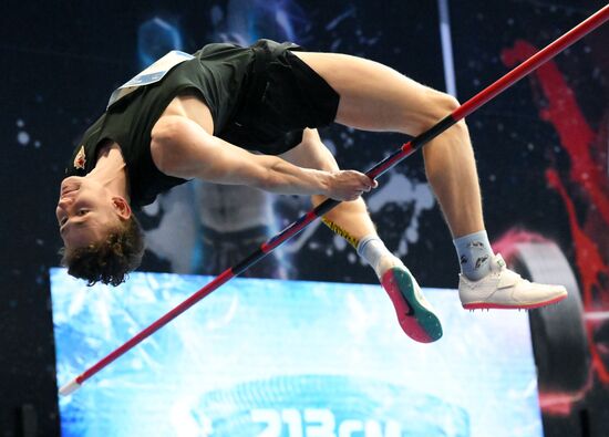 Соревнования по прыжкам в высоту "Битва полов - 2024"