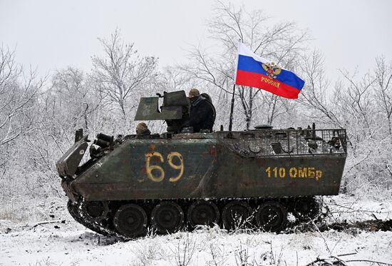 Российские военные захватили под Артемовском американский БТР М113