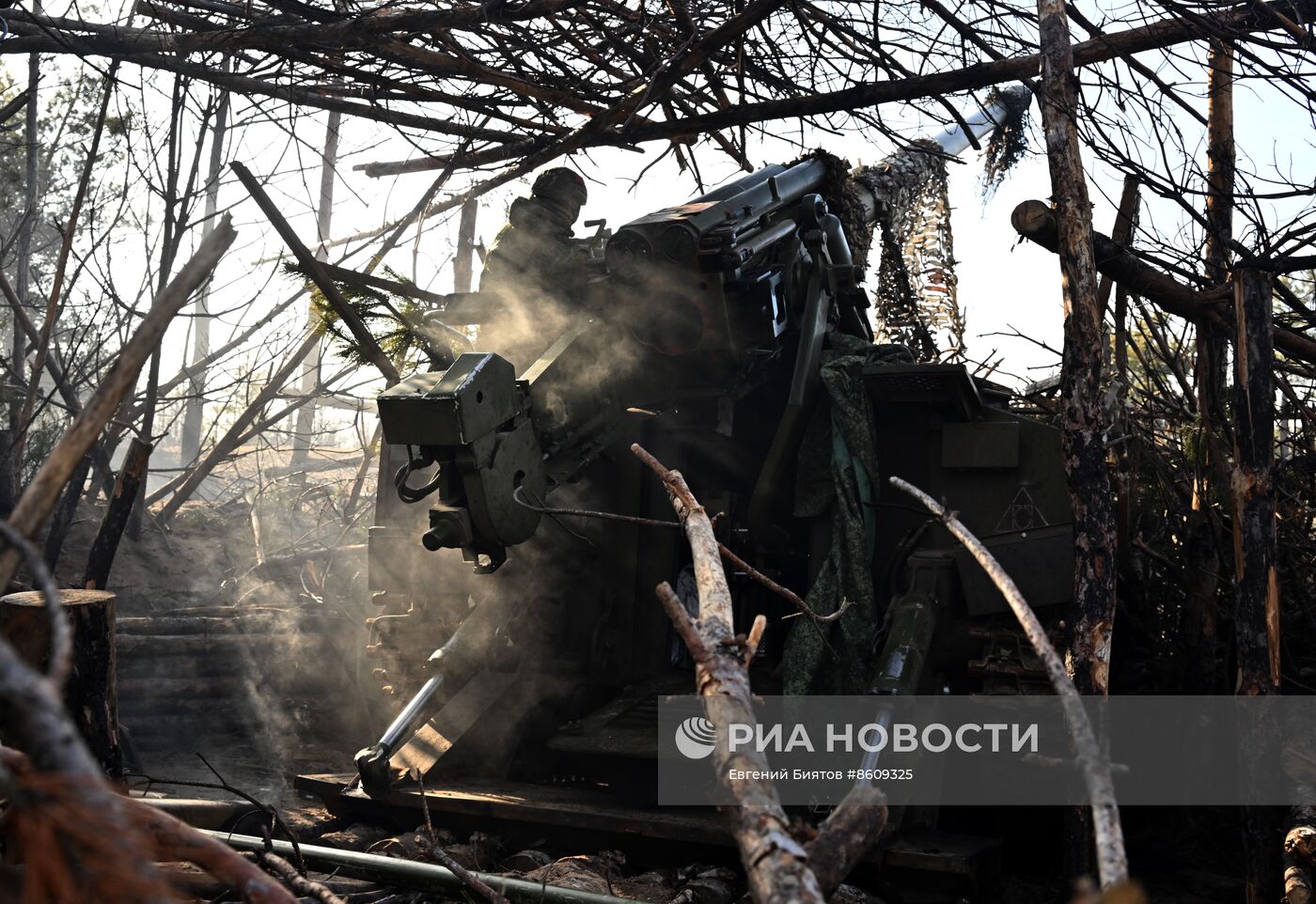 Боевая работа артиллеристов и операторов БПЛА на Краснолиманском направлении