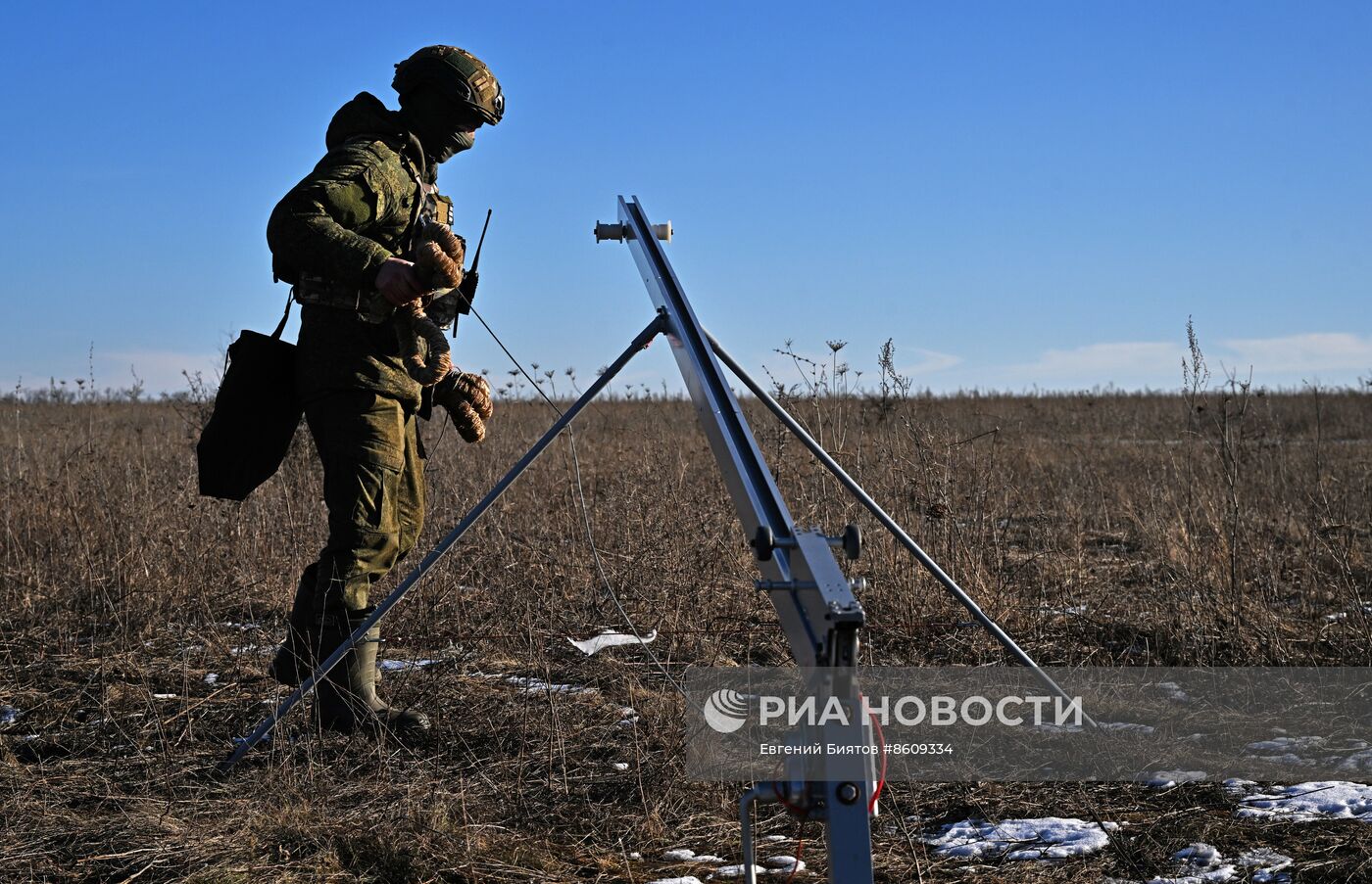 Боевая работа артиллеристов и операторов БПЛА на Краснолиманском направлении