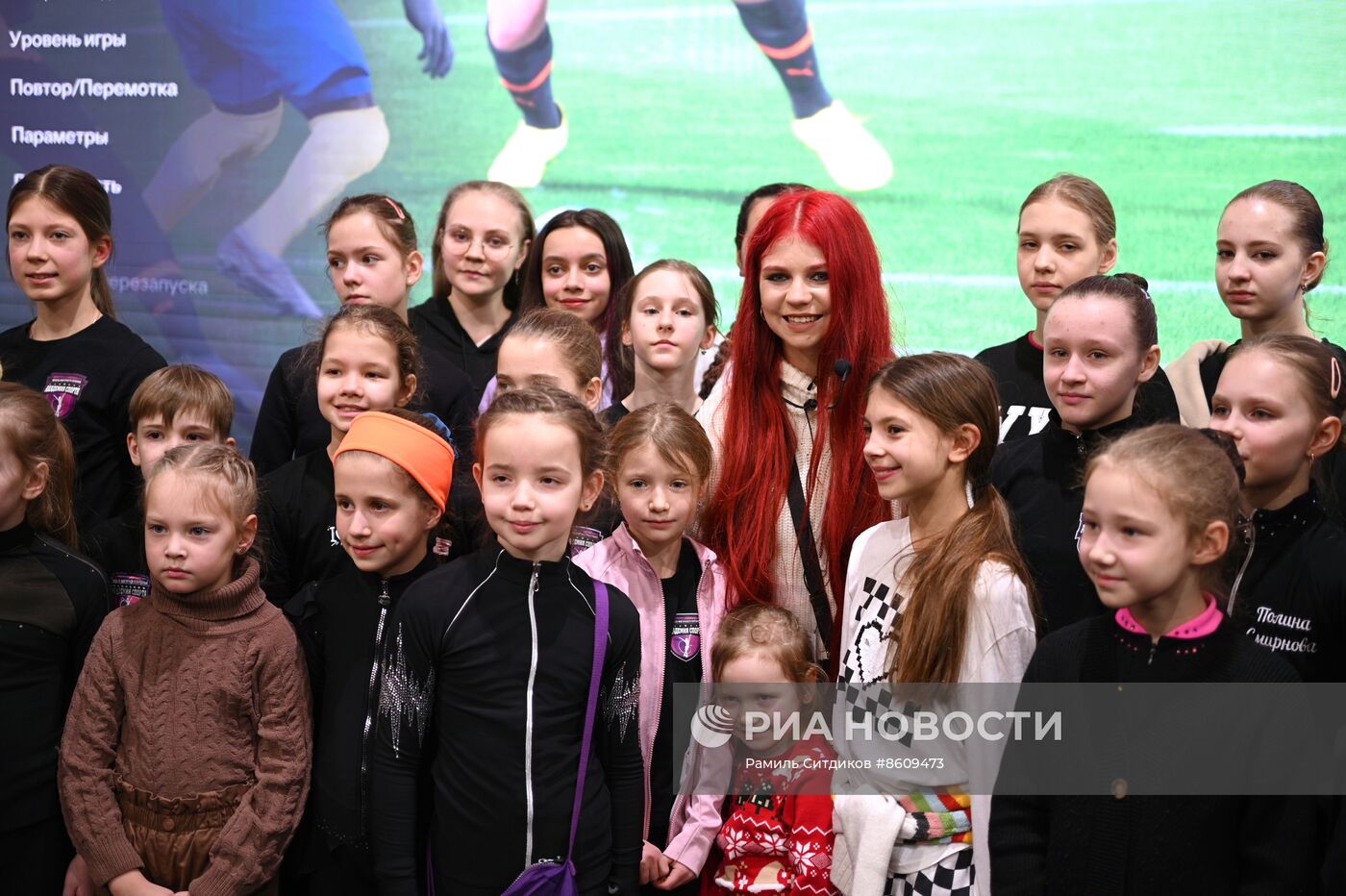 Выставка "Россия". Фигуристка А. Трусова провела авторскую экскурсию по экспозиции Министерства спорта России