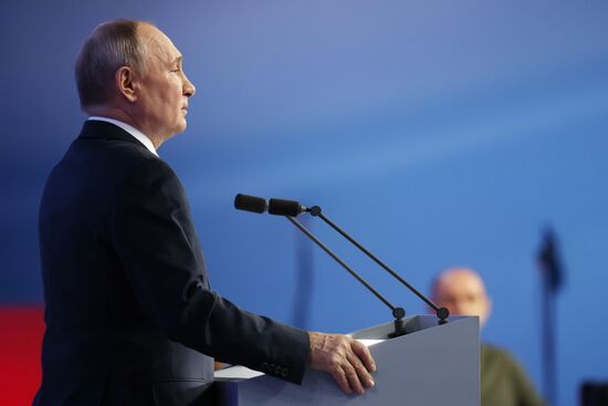 Президент РФ В. Путин встретился с доверенными лицами